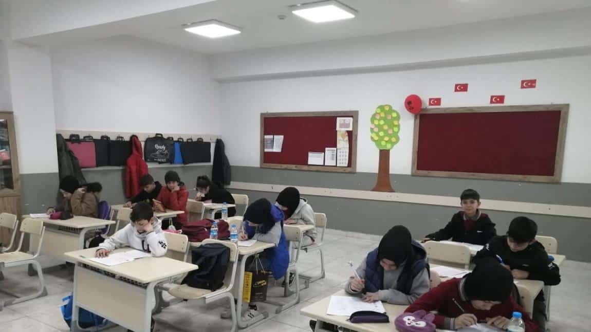 Mehmetçik İmam Hatip Ortaokulu Deneme sınavında...